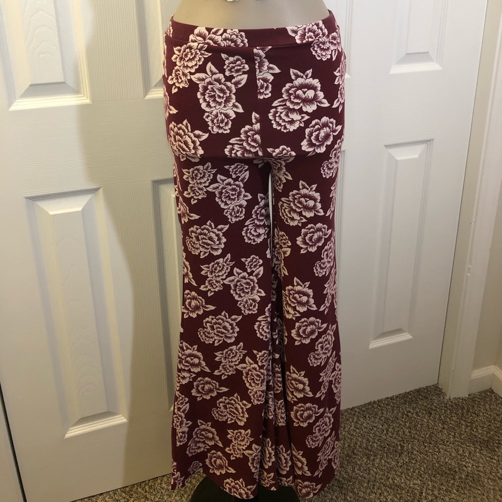 Forever 21 Red floral pants